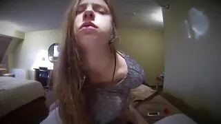 Babe de cabelos víde ...