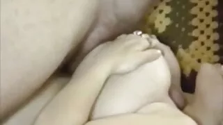 Duas garotas morenas ...
